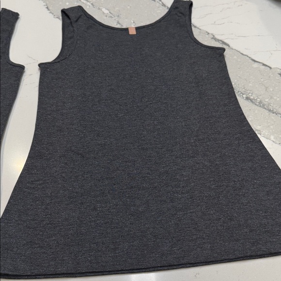 Lunya 2pc Charcoal Tank Tops Never Worn XL - Picture 4 of 4